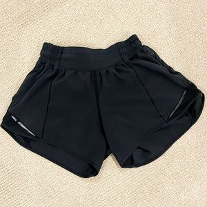 Lululemon Hotty Hot Shorts Low Rise 4” Size 2 Black